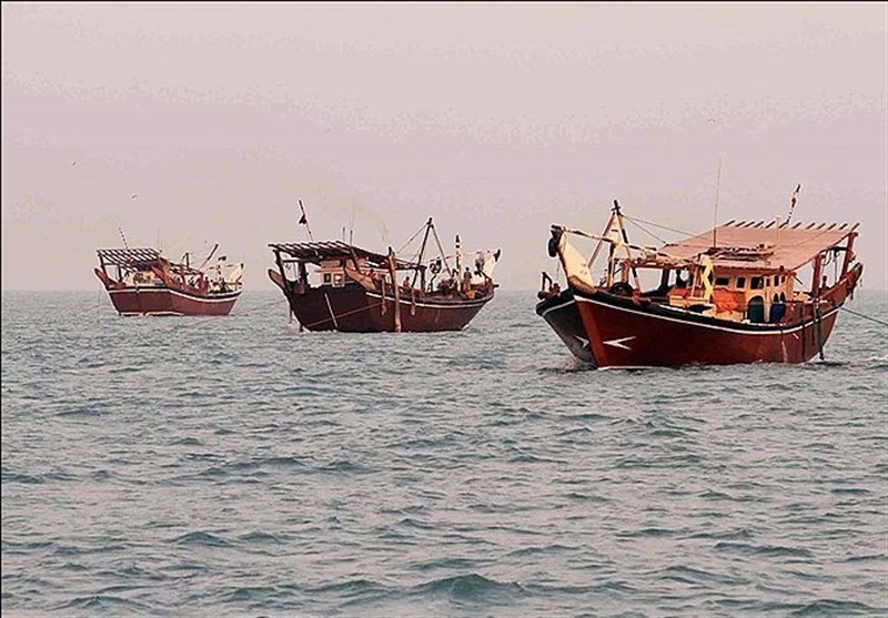 لنج‌‌های استان بوشهر صید میگو را در آبهای خلیج فارس آغاز کردند+تصاویر و فیلم