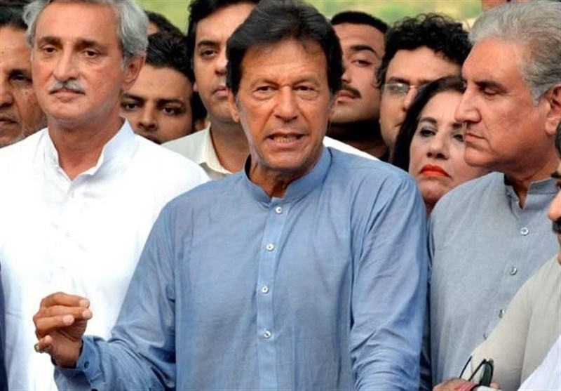 عمران‌ خان خواستار استعفای وزیر کشور و نخست‌وزیر پاکستان شد