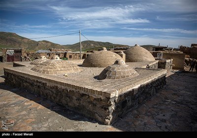 روستای چرمله علیا از توابع قسمت و بخش مرکزی شهرستان سنقر در استان کرمانشاه است. یک حمام قدیمی که تاریخ ساخت آن به دوره قاجاریه باز میگردد ، بیانگر قدمت و همچنین سابقه تاریخی این روستاست .