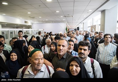 1st Batch of Iranian Hajj Pilgrims Leave for Saudi Arabia