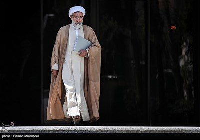 حجت‌الاسلام مصطفی پورمحمدی وزیر دادگستری در حاشیه آخرین جلسه هیئت دولت یازدهم