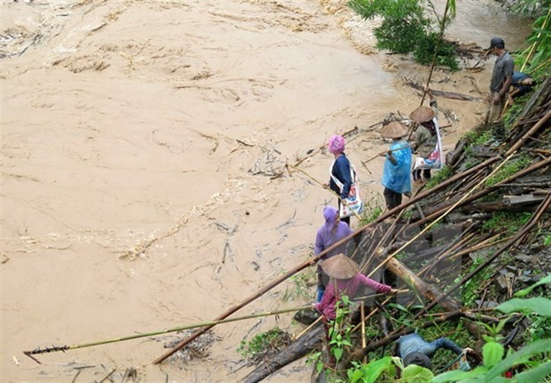 Floods, Landslides Kill 37 in Vietnam, Scores Missing