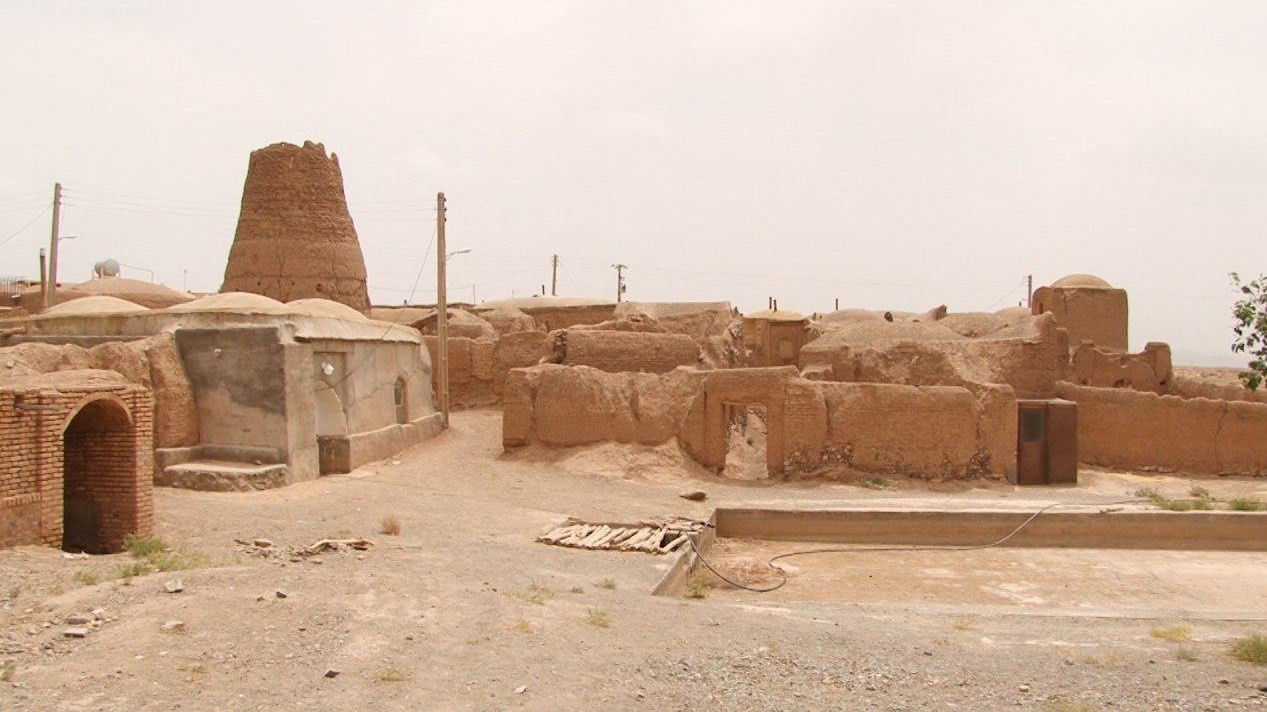 مرمت حصار ساسانی شهر کوهپایه درمحور شرق اصفهان آغاز شد