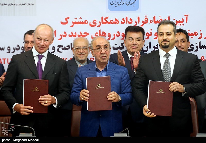 Iran, Renault Ink New Deal