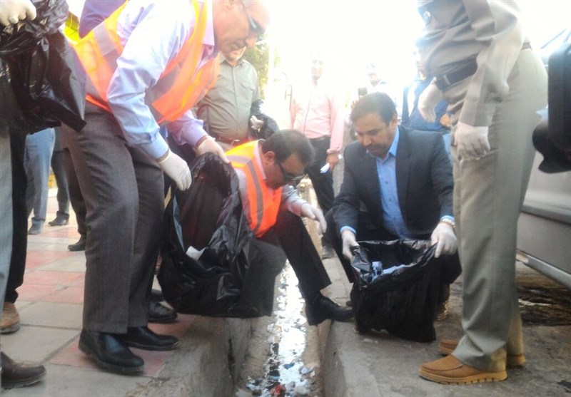 مانور بزرگ &quot;کمپین نه گفتن به ریختن زباله در شهر یاسوج&quot; برگزار شد+ تصاویر