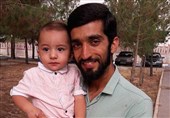 لحظه وداع شهید مدافع حرم«محسن حججی» با فرزندش+فیلم