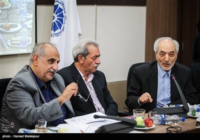 ارائه نظرات اعضای اتاق بازرگانی ایران به مسعود کرباسیان وزیر پیشنهادی اقتصاد