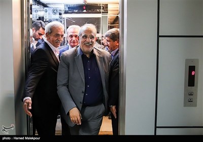 ورود مسعود کرباسیان وزیر پیشنهادی اقتصاد به اتاق بازرگانی ایران