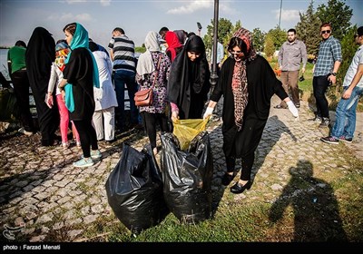 پاکسازی سراب نیلوفر توسط طرفداران محیط زیست - کرمانشاه