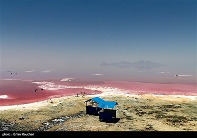 نمایی از دریاچه ارومیه