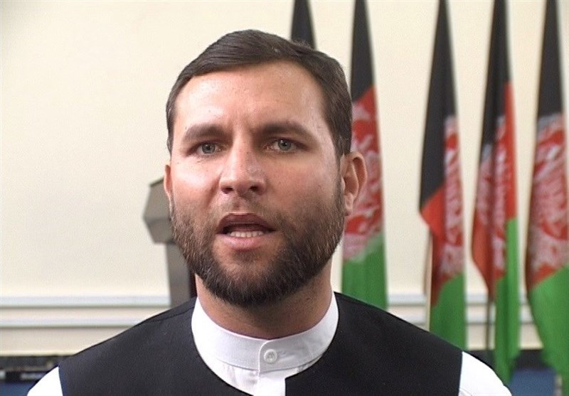 مشاور ارشد «غنی»: رئیس اجرایی دولت افغانستان استعفا کند