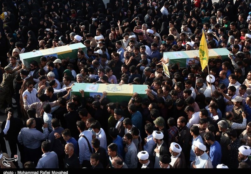 تشییع پیکر مطهر 5 شهید مدافع حرم در قم به روایت تصویر