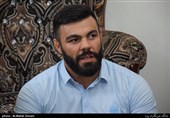 علی‌‌اکبری: دوستان کمکم کنند با دل خوش از کشتی خداحافظی می‌کنم/ از حضور در MMA راضی‌ام