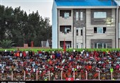 حضور 700 تماشاگر استقلال و شعار علیه فردوسی‌پور/ عضدی پُر شد