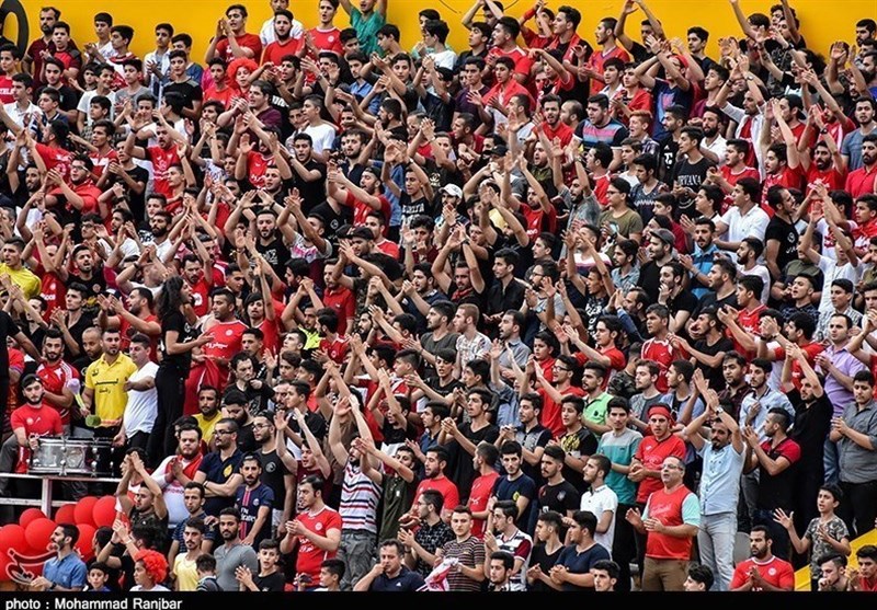 شعارهای تند هواداران سپیدرود علیه مسئولان ورزشی استان گیلان