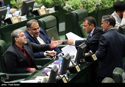 البرلمان یواصل للیوم الرابع مناقشة منح الثقة للوزراء