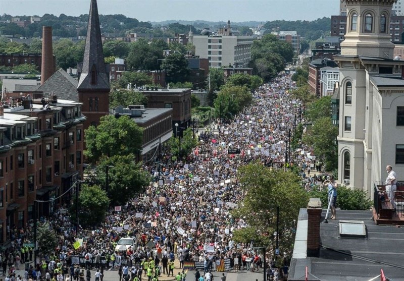 تظاهرات 40 هزار نفری بوستونی‌ها علیه نژادپرستی در آمریکا+فیلم و عکس