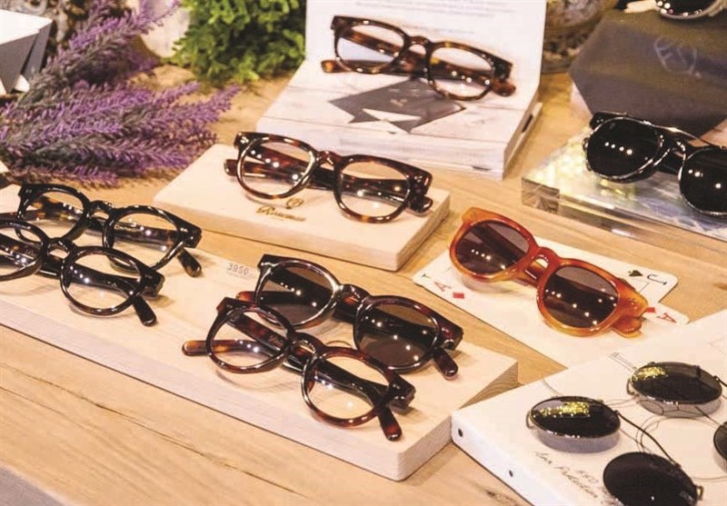 اپتومتریست‌ها و چشم‌پزشکان از اتحادیه عینک‌فروشان پروانه کسب بگیرند
