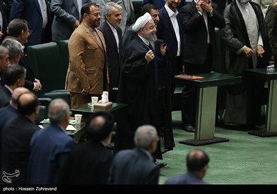 Iranian Parliament Votes after Intensive Talks on President's Ministerial Picks