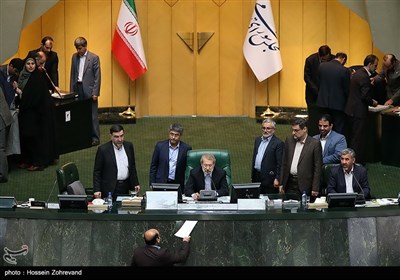 Iranian Parliament Votes after Intensive Talks on President's Ministerial Picks