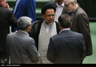 Iranian Parliament Votes after Intensive Talks on President's Ministerial Picks