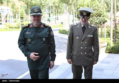 ورود امیر حاتمی به وزارت دفاع و پشتیبانی نیروهای مسلح