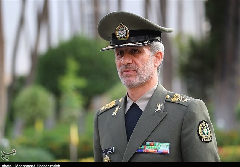 بازدید وزیر دفاع از صنایع دفاعی مستقر در مشهد
