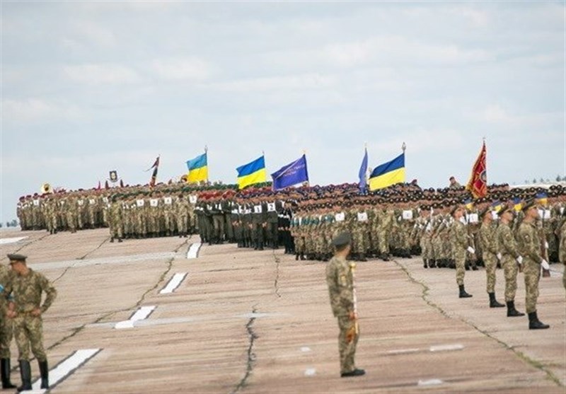 رئیس پنتاگون در سفر به اوکراین چه اهدافی را دنبال می‌کند؟