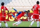 لیگ برتر فوتبال| تساوی استقلال و پدیده در نیمه اول