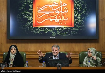 بهاره آروین، محسن هاشمی رئیس شورای شهر تهران و زهرا نژادبهرام در جلسه علنی شورای شهر تهران