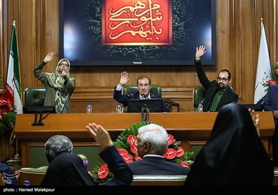 Tehran’s New City Council Holds 1st Session