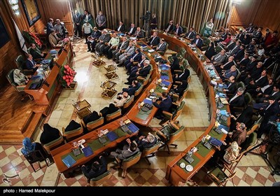 Tehran’s New City Council Holds 1st Session