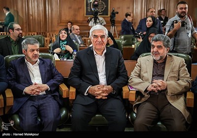 Tehran’s New City Council Holds 1st Session