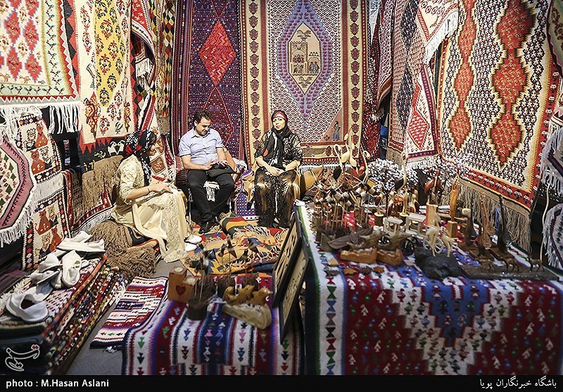 نمایشگاه بین‌المللی صنایع‌دستی در همدان افتتاح شد