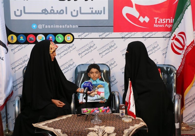 تاثیر شبکه‌های اجتماعی در ترویج فرهنگ شهادت/رسانه‌ها دست‌نوشته‌های شهدا را منتشر کنند