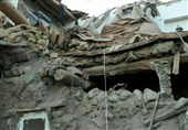 تعداد مصدومان زلزله شربیان به 13 نفر رسید/ یک نوزاد زنده از زیر آوار خارج شد
