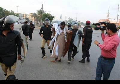 کراچی: امریکہ مخالف ریلی کے شرکاء پر پولیس کا لاٹھی چارج