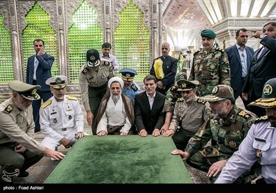 ایران کے نئے آرمی چیف کا امام خمینی کے مزار پر تجدید عہد