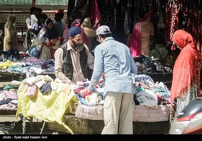 Muslims in Kashmir Preparing to Celebrate Eid Al-Adha