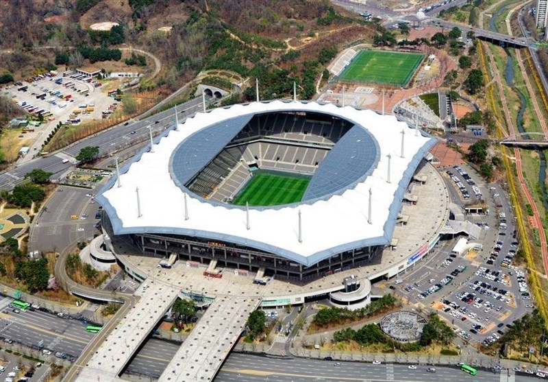 استادیوم محل برگزاری دیدار کره - ایران؛ ورزشگاهی مدرن در میان زباله‌ها