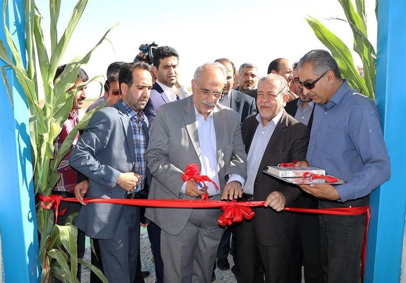 303 طرح کشاورزی با حضور وزیر اقتصاد در اصفهان افتتاح شد