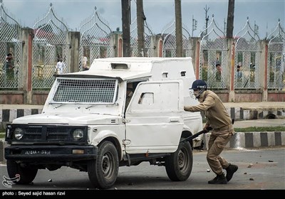 درگیری پلیس هند و نمازگزاران عید قربان - کشمیر