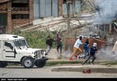 بھارتی فوج کی کشمیر میں نمازیوں پر تشدد/ تصویری رپورٹ