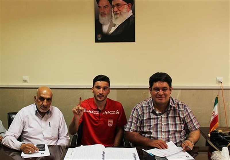 قرارداد 4 بازیکن تراکتورسازی در هیئت فوتبال آذربایجان‌شرقی ثبت شد