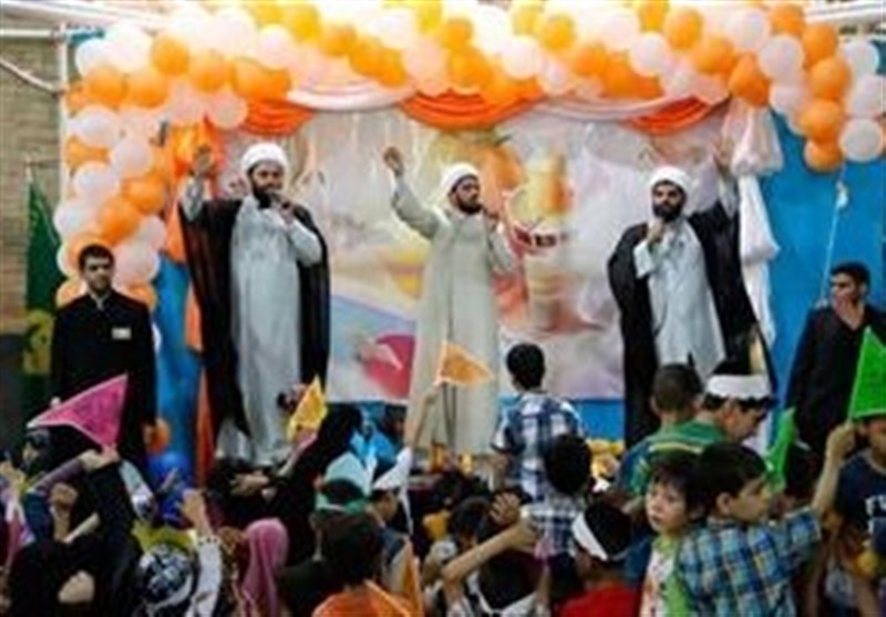 زائران کودک میهمان جُنگ‌های قرآنی حرم رضوی می‌شوند