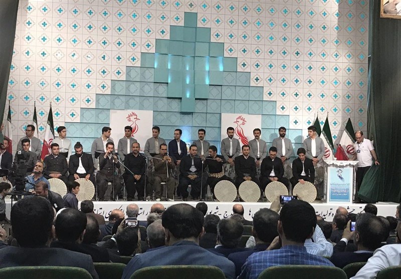 دف نوازی در افتتاحیه جشنواره کردستان + ویدئو
