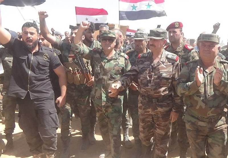 وزیر الدفاع السوری یصل إلى مدینة دیر الزور بعد فک الحصار عنها +فیدیو وصور