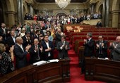 پارلمان کاتالونیا اعلام استقلال یکجانبه کرد/ سنای اسپانیا خودمختاری کاتالونیا را تعلیق کرد