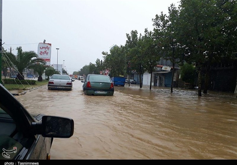 خرم‌آباد|شدت بارش در لرستان سبب سیلابی شدن مسیل‌ها و آبگرفتگی معابر می‌شود