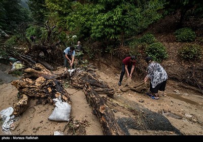 جاری شدن سیل در روستاهای لنگرود - گیلان